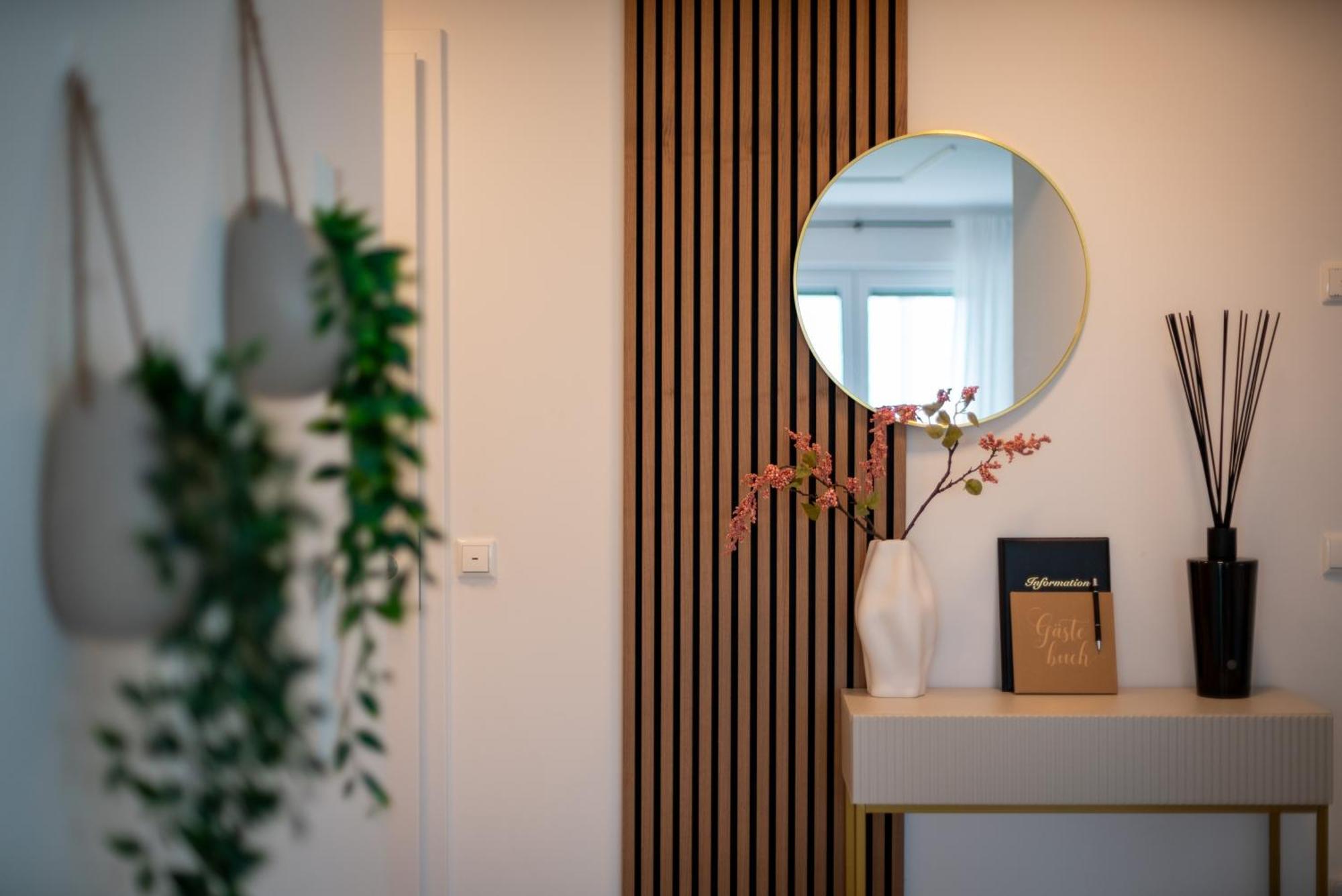 Fairmieten: Exklusive I Terrasse I Parkplatz *